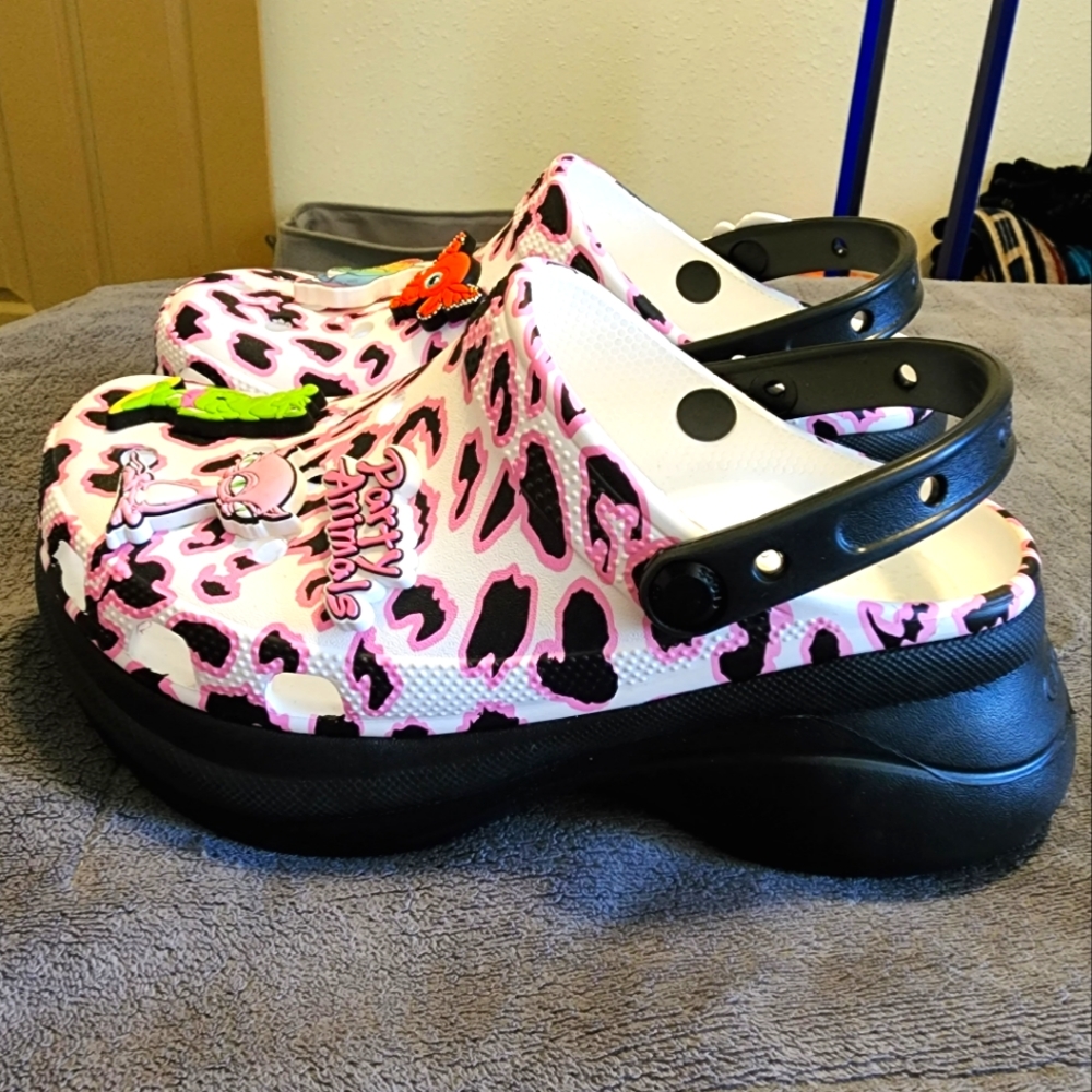 CROCS